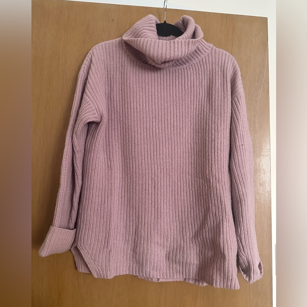 Pale pink theory turtle neck
